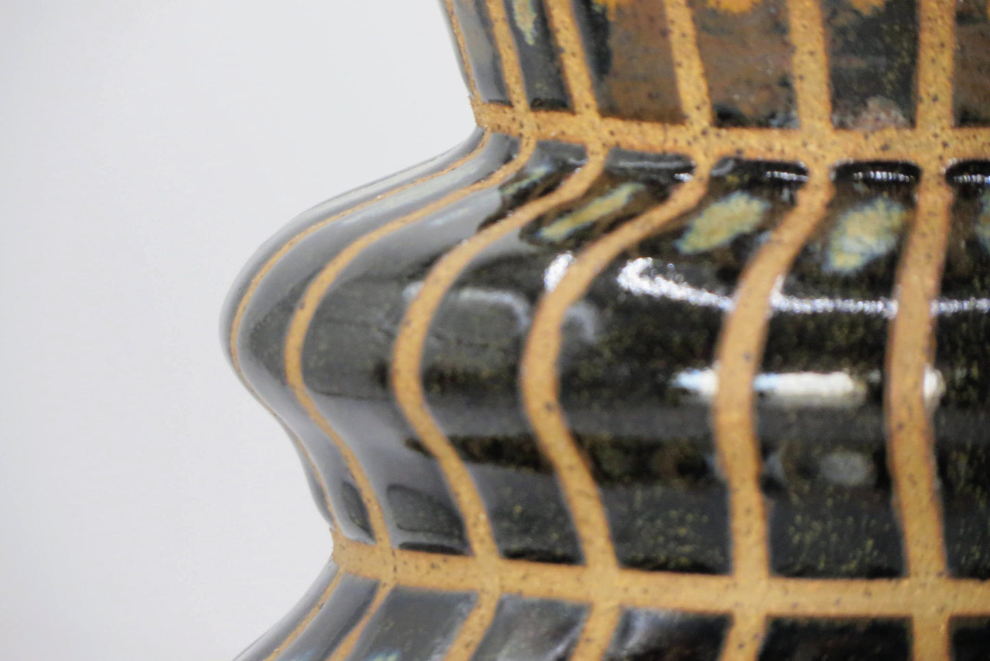 Checkered Cream Drip Vase